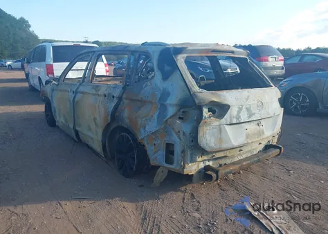 2020 Volkswagen Tiguan 2.0T Se/2.0T Se R-Line Black/2.0T Sel from USA, damaged, VIN 3VV3B7AX0LM029724